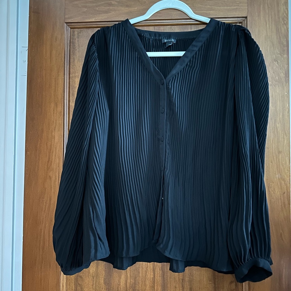 Ann Taylor Black Pleated Button-Up Blouse